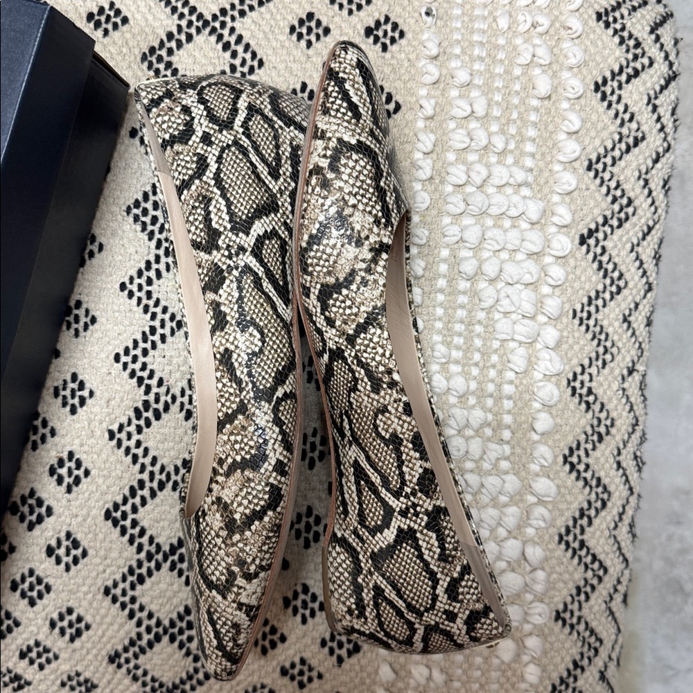 EUC Cole Haan Brenna Skimmer Women's Snakeskin Print Flats 10.5 - Picture 2 of 7